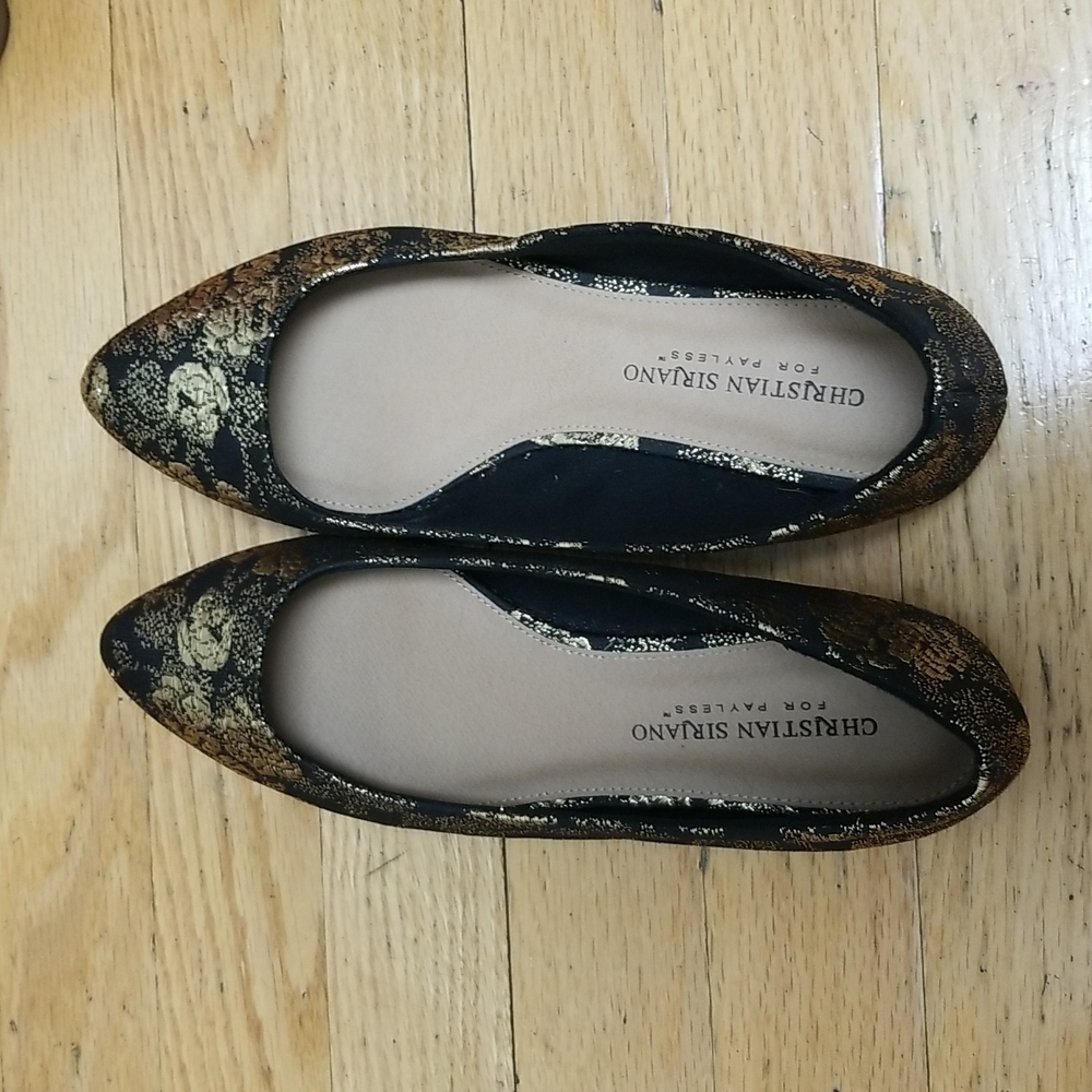 BOGO 🎉 Black and gold Christian Siriano flats